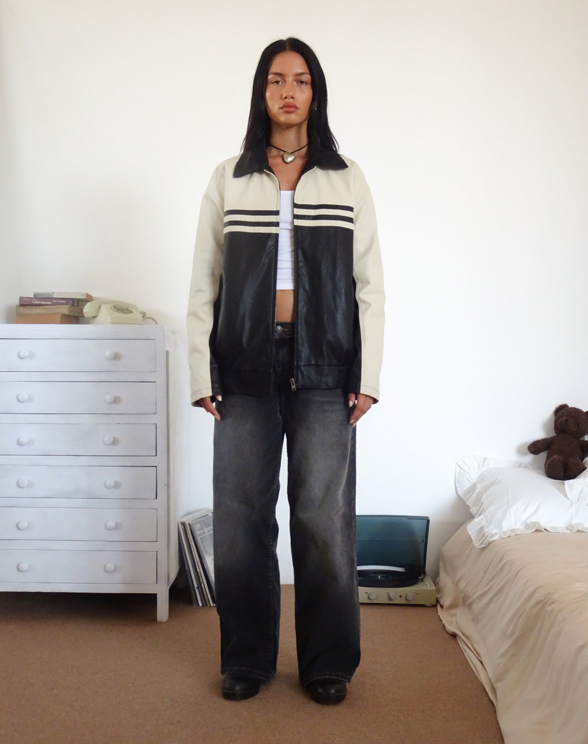 Image of Calista Jacke in PU Schwarz mit Elfenbein