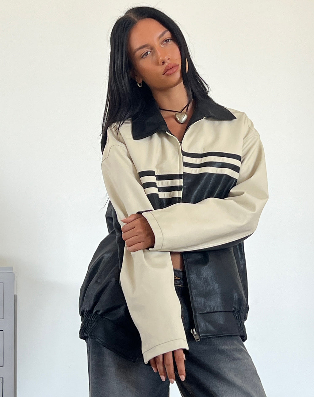Calista Jacke in PU Schwarz mit Elfenbein
