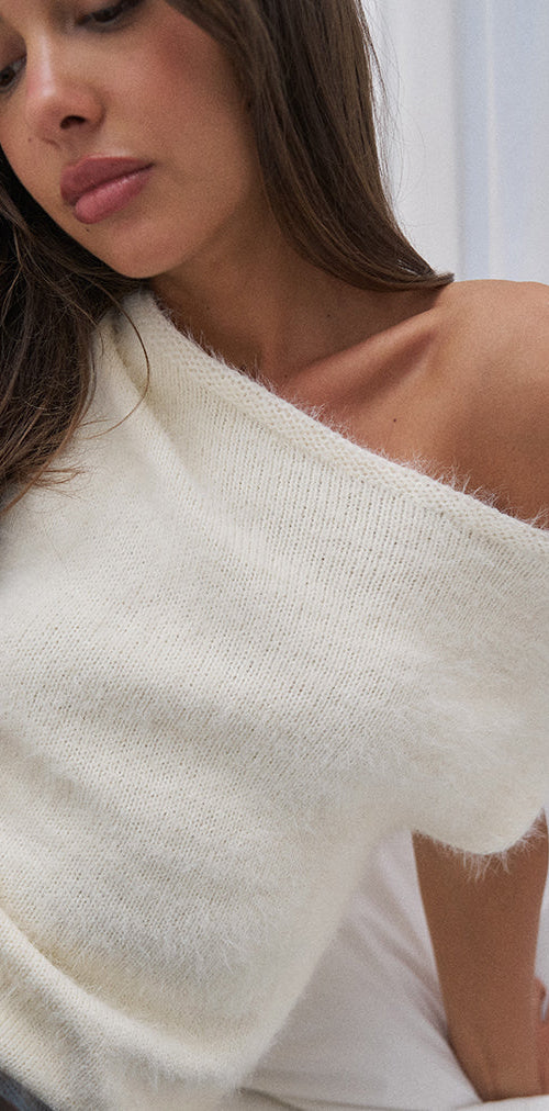 Image of Calyce Top aus flauschigem Strick Creme