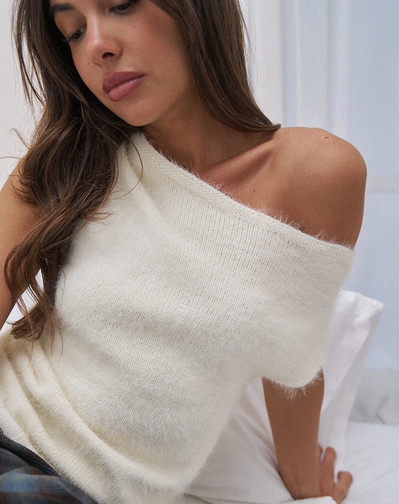 Image of Calyce Top aus flauschigem Strick Creme