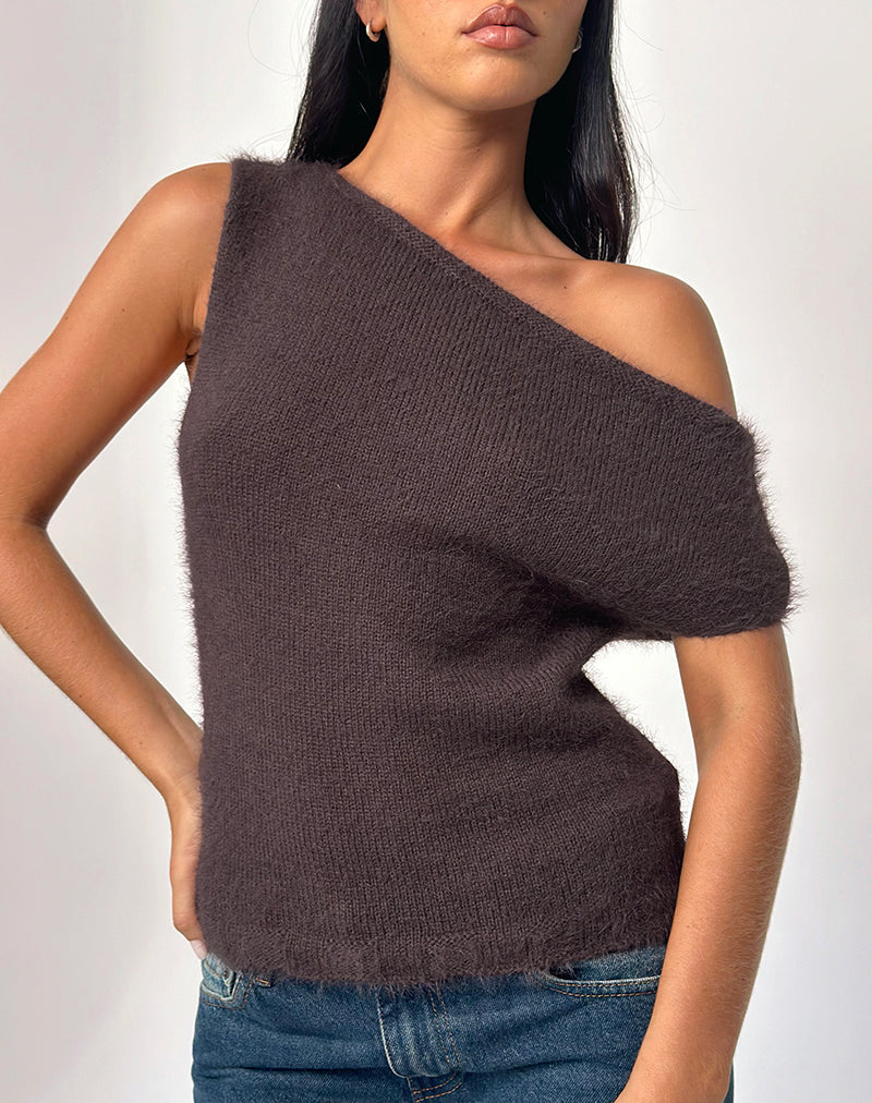 Calyce Schulterfreies Top aus flauschigem Strick in Dunkelbraun