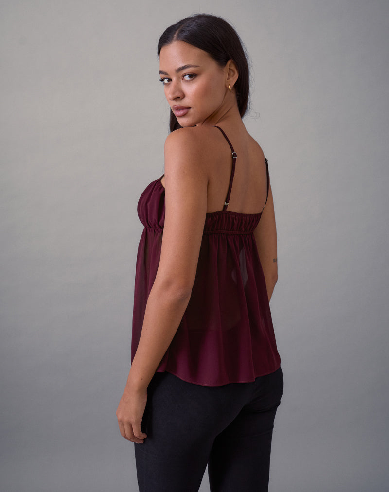 Bild von Camden Cami Top aus Satin Chiffon Burgundy