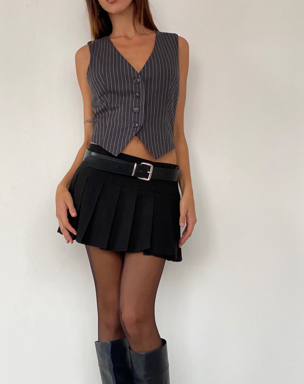 Canta Tailored Vest Top in Dunkelgrau mit Nadelstreifen