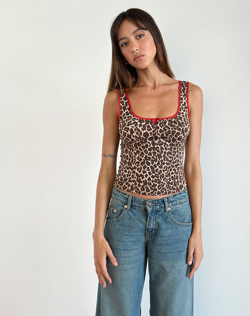 Bild von Carillo Vest Top in Rar Leopard Sandstorm mit rotem Saum