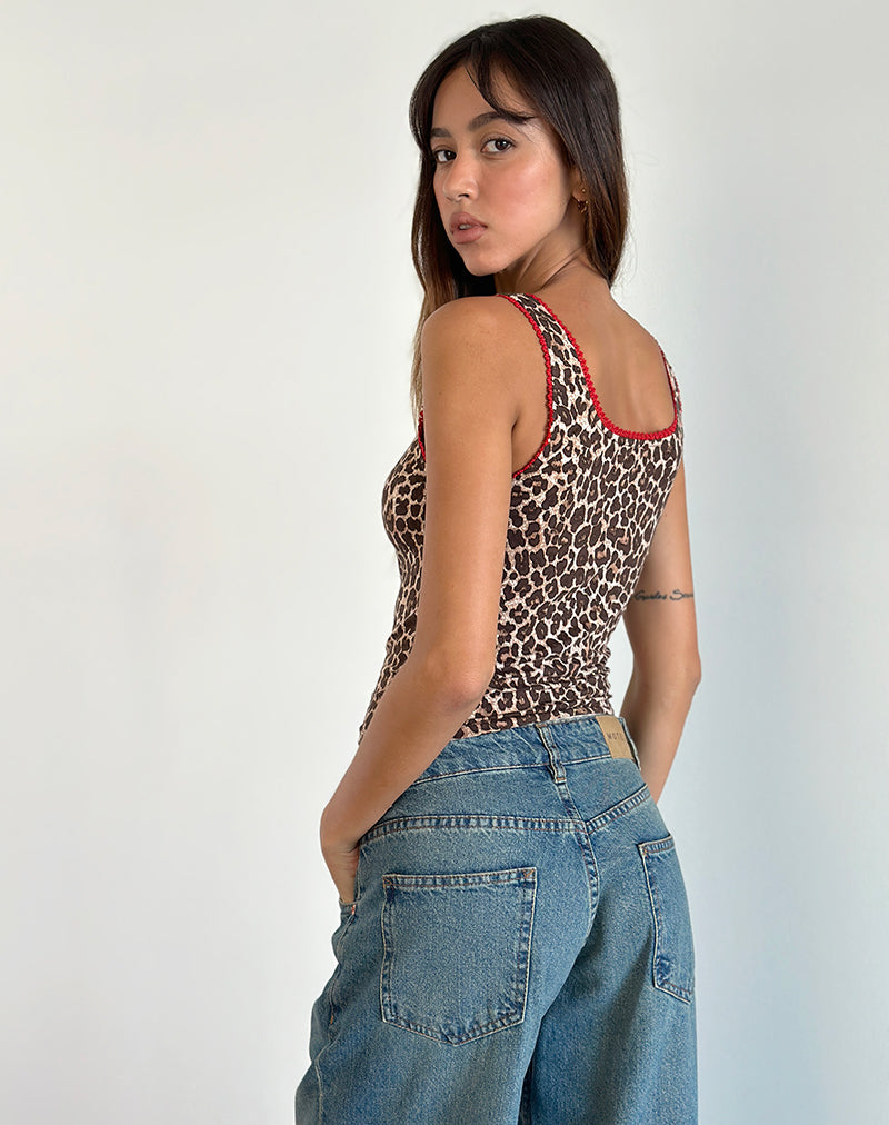 Bild von Carillo Vest Top in Rar Leopard Sandstorm mit rotem Saum