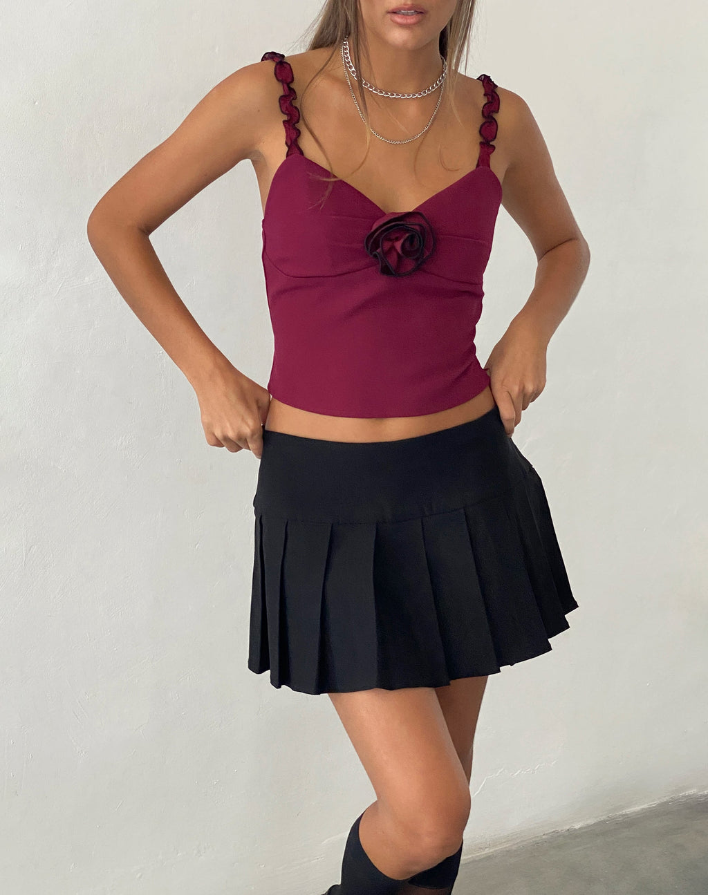 Carini Cami Top in Burgund mit Rosette