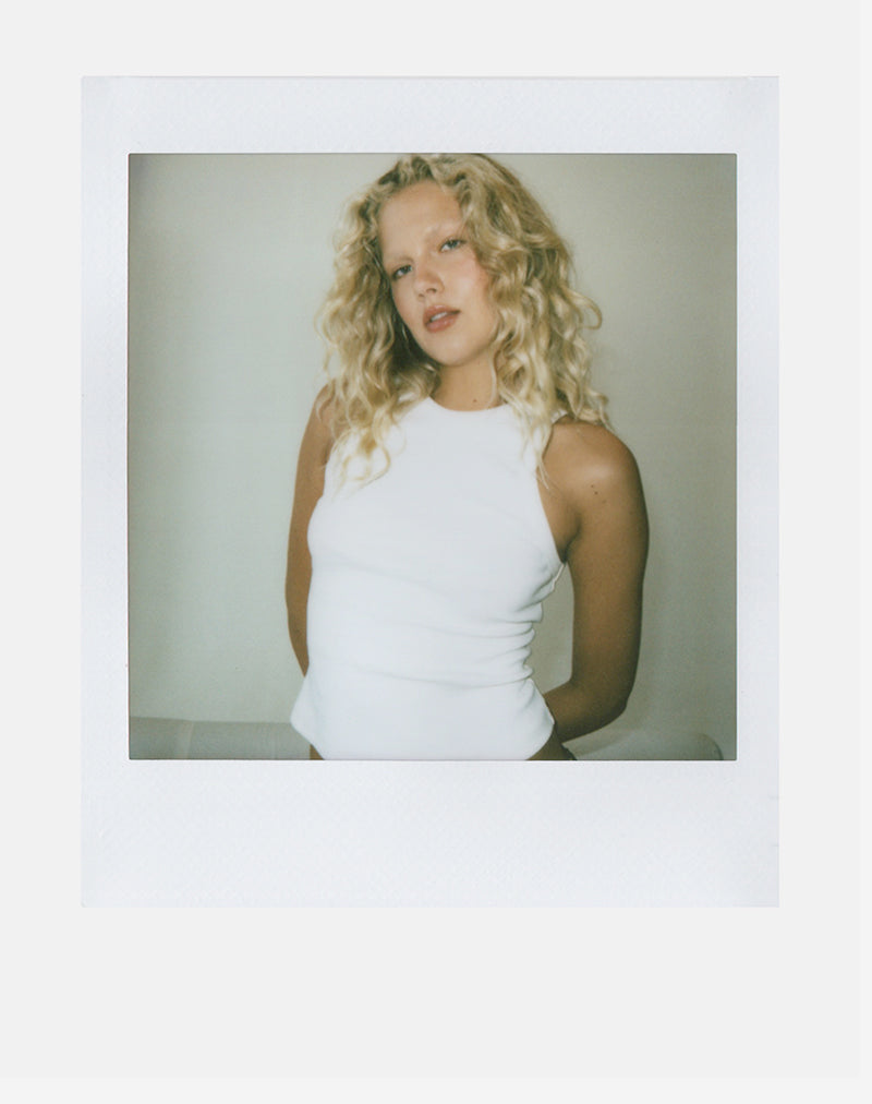 Bild von Cariter Racer Vest Top in geripptem Weiß