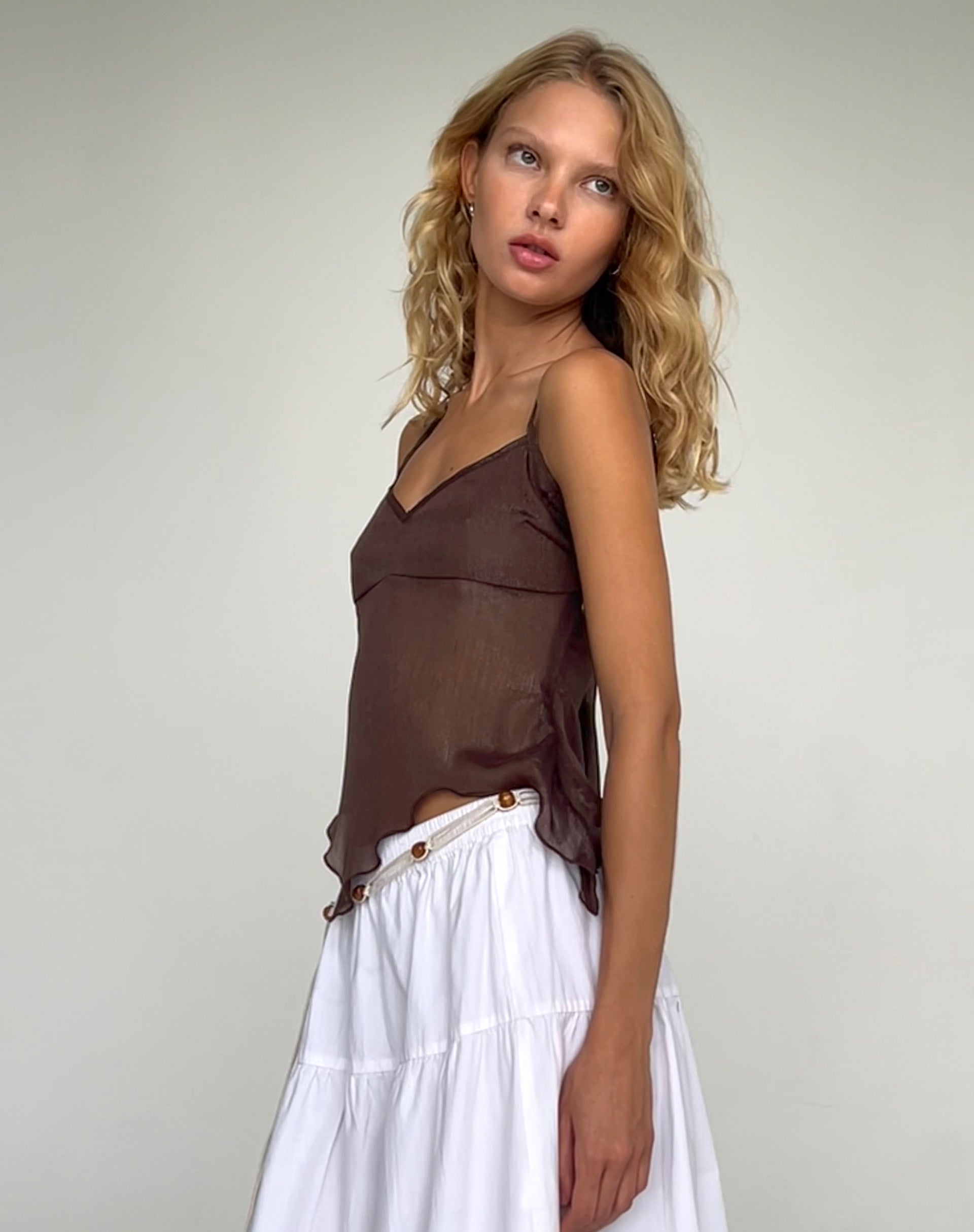 Bild von Carmeline Longline Cami Top in Shimmer Brown