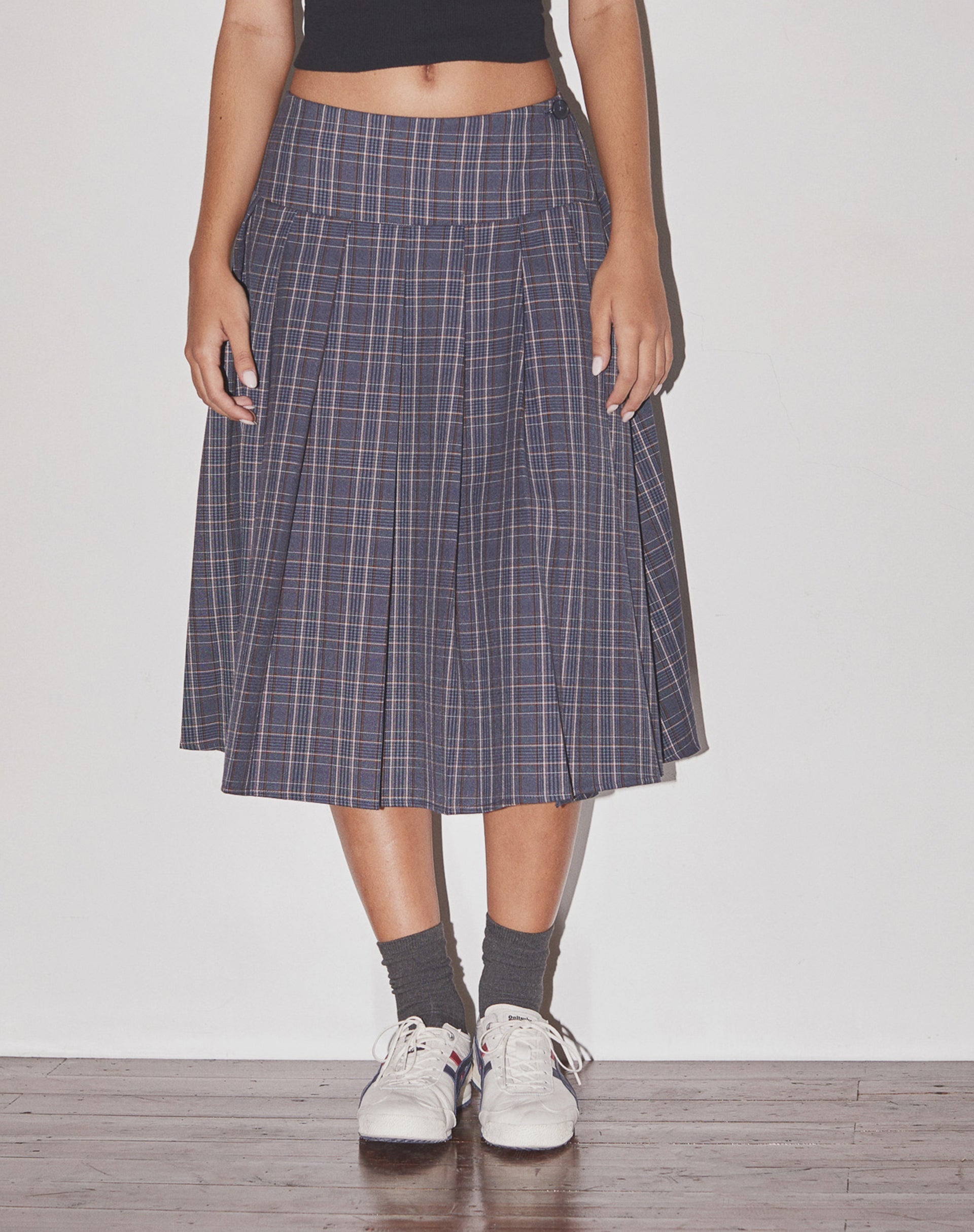Image of Catelyn Plissee-Midirock in Navy Karo