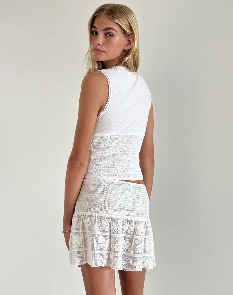 Bild von Cathyna Crochet Shirred Mini Skirt aus Popeline Weiß