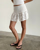 Bild von Cathyna Crochet Shirred Mini Skirt aus Popeline Weiß