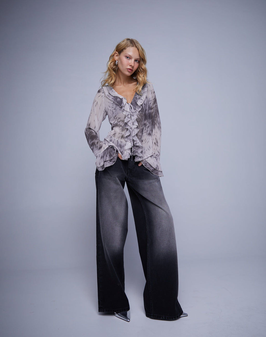 Cecelia Bluse mit Rüschenbesatz aus verzerrtem Tierprint