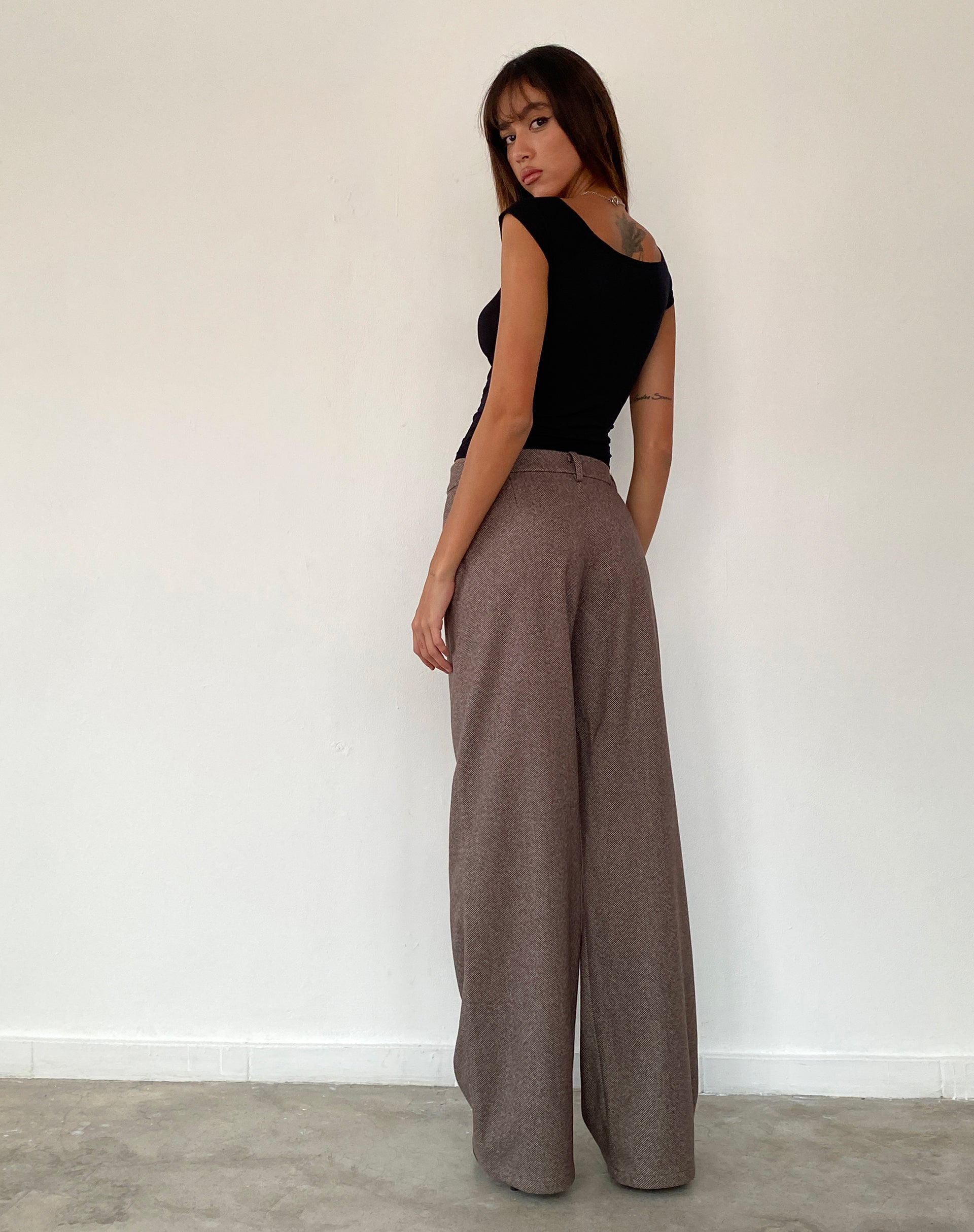 Image of Charya Schulterfreies Top in Schwarz