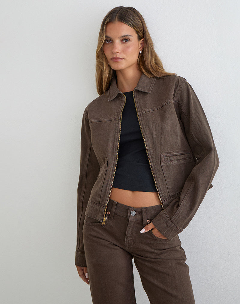 Bild einer braunen Jeansjacke mit Kordelzug