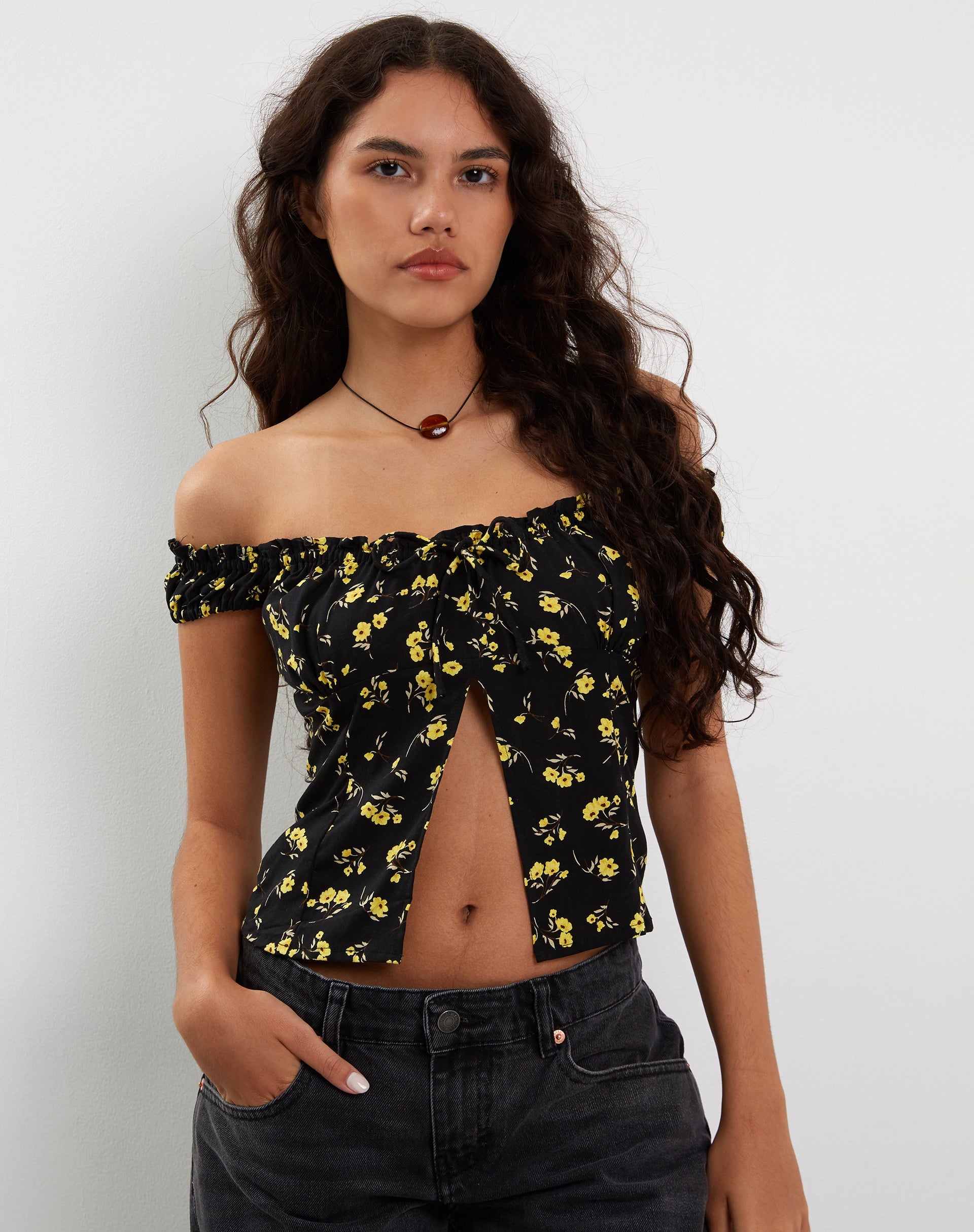 Image of Citra Bardot Rüschen Top in Butterblume Schwarz Gelb