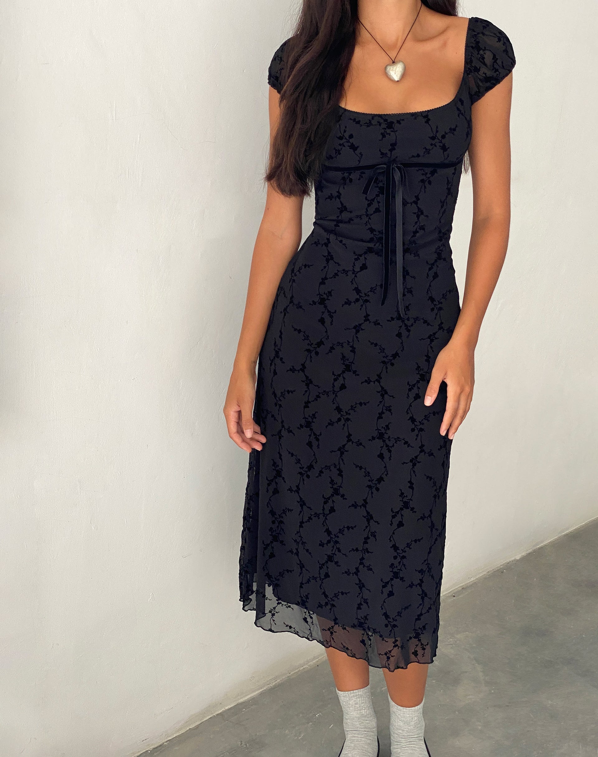 Image of Clarisse Midikleid aus Mesh Vine Flower Schwarz