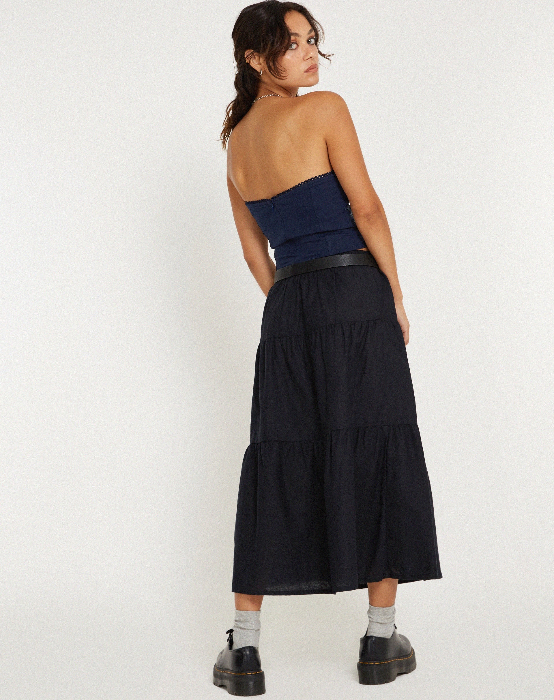 image of Clyde Besticktes Bandeu Oberteil in Navy Blume Schmetterling Emb