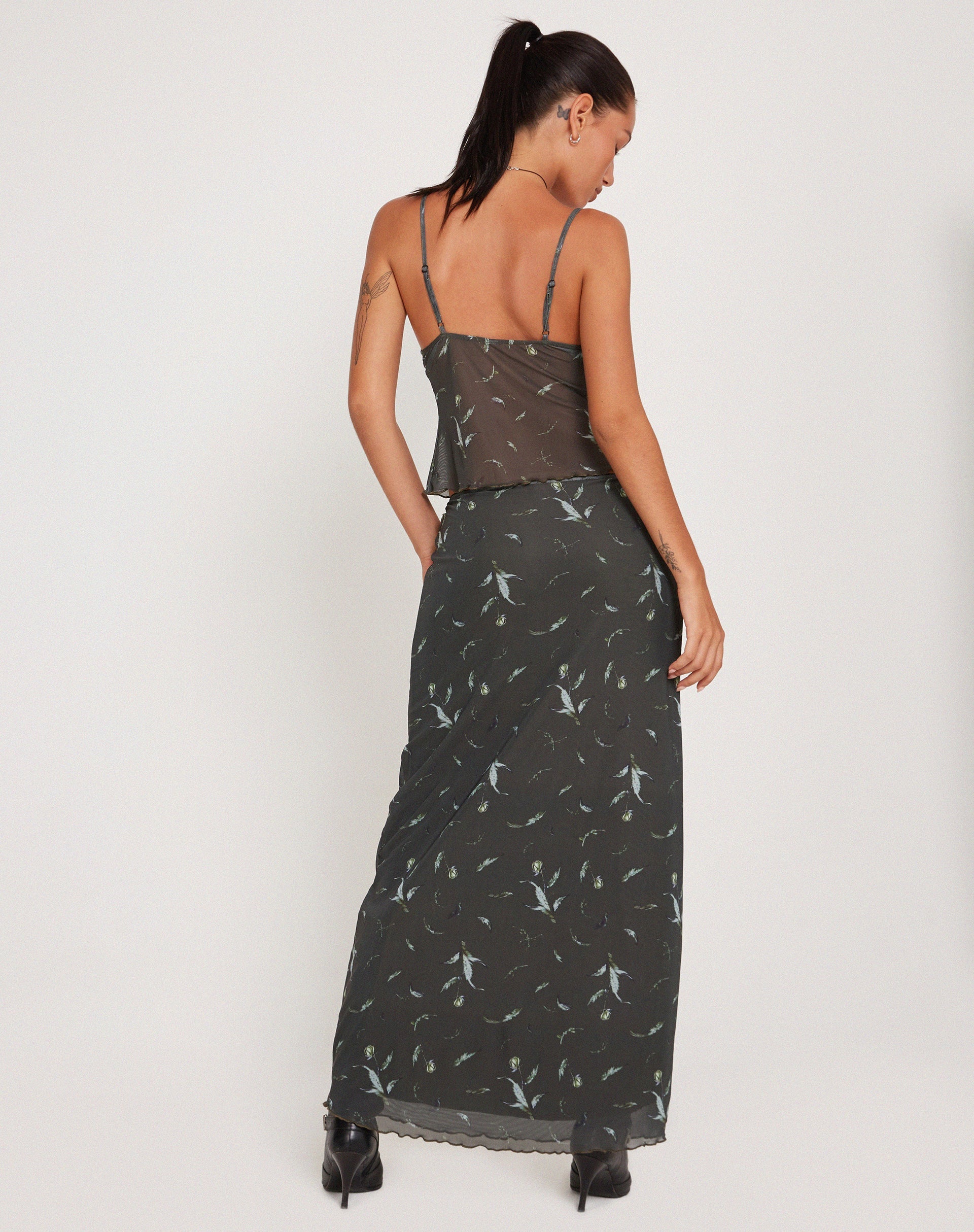 Bild von Cojira Mesh Butterfly Top in floraler Khaki Silhouette
