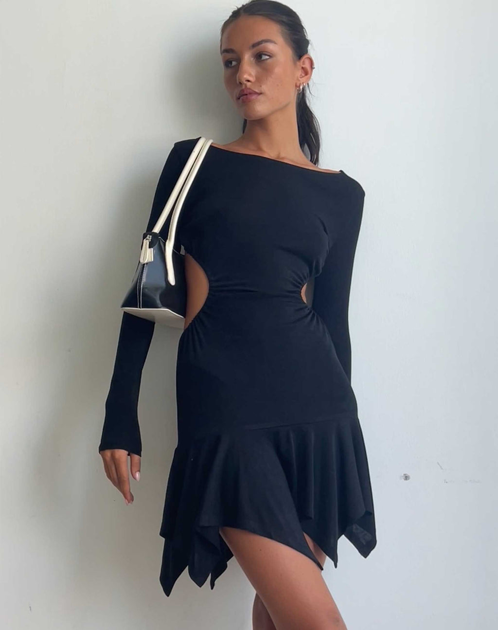 Cordelia Langärmeliges ausgeschnittenes Minikleid in Schwarz
