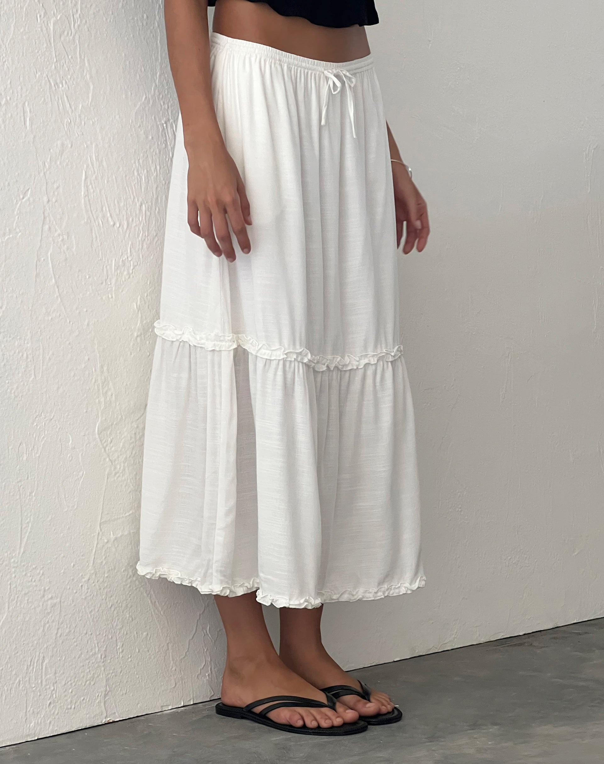 Bild von Iyana Midirock in Off White