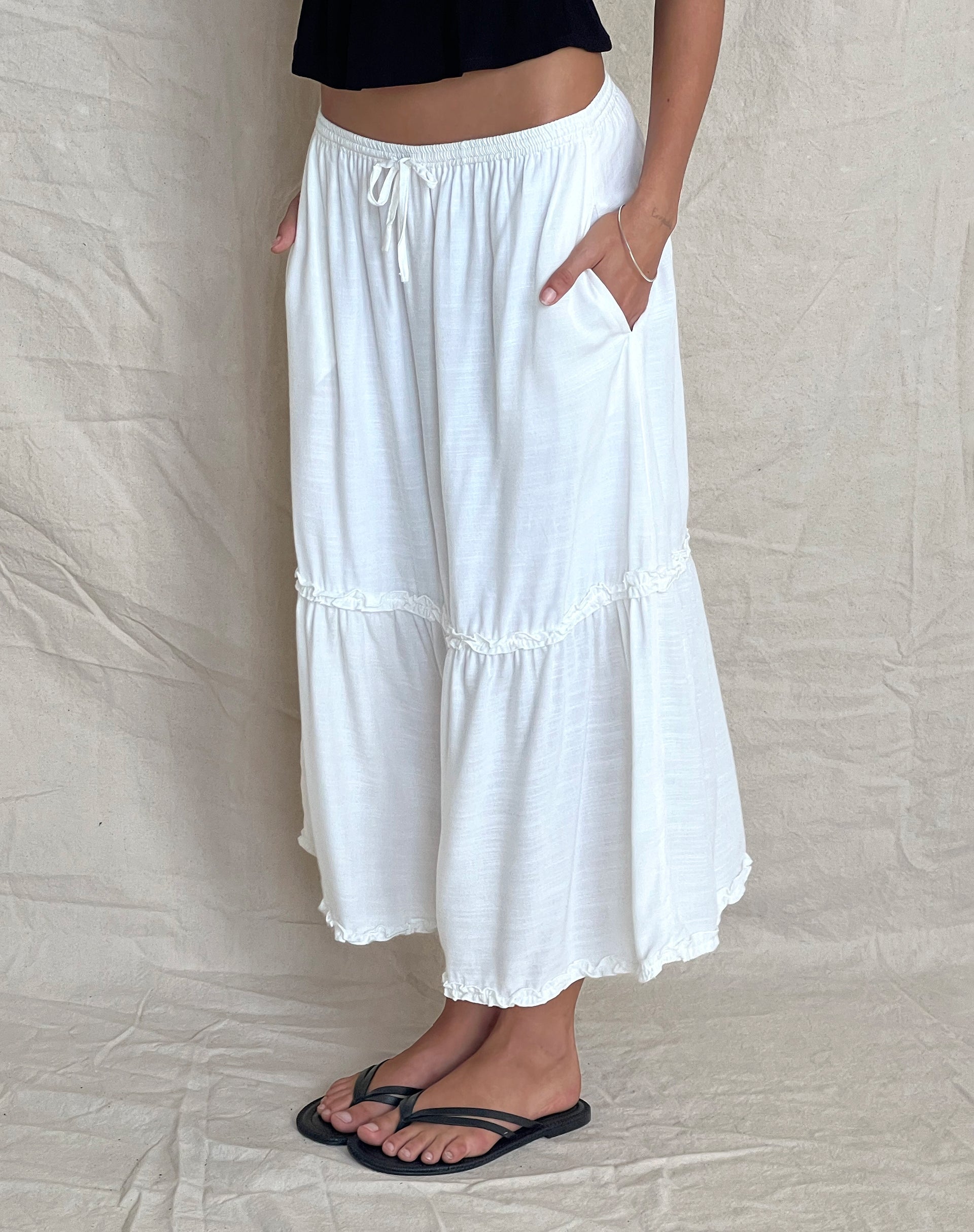 Bild von Iyana Midirock in Off White