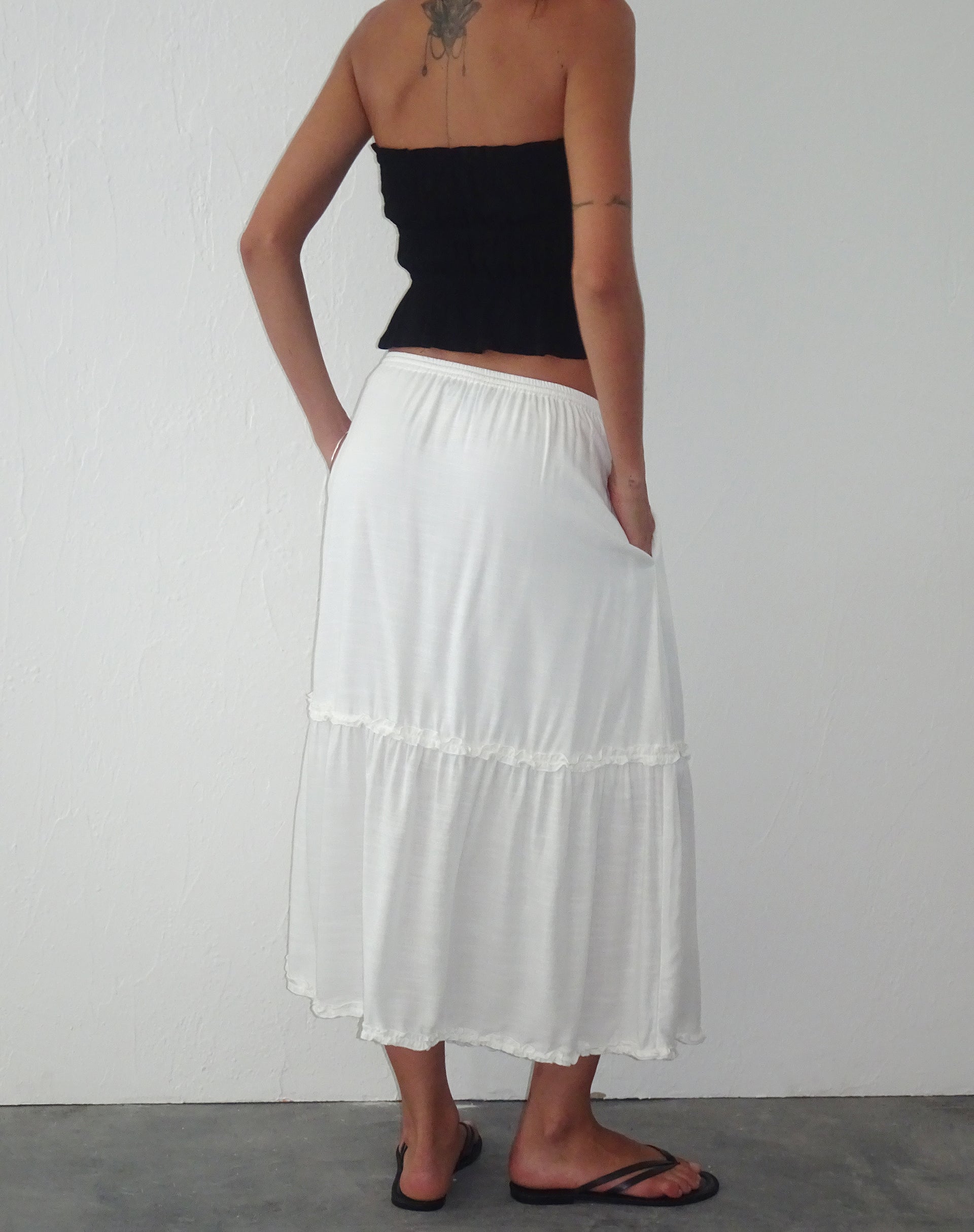 Bild von Iyana Midirock in Off White