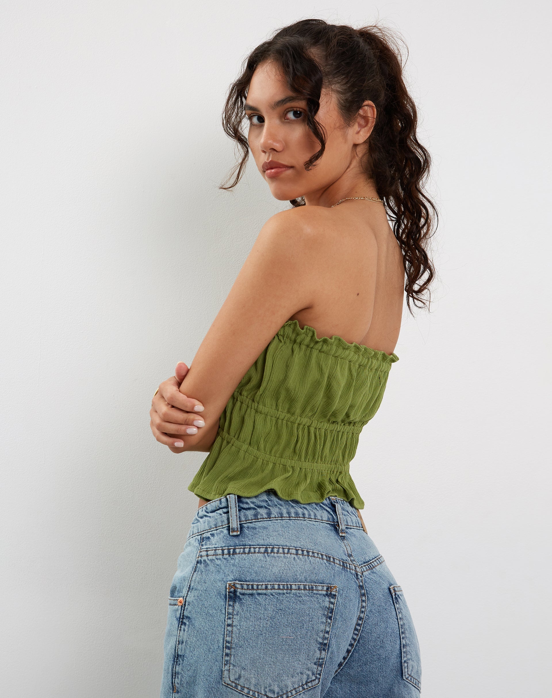 Image of Cove Bandeau-Top in Crinkle Grün Sweet Pea