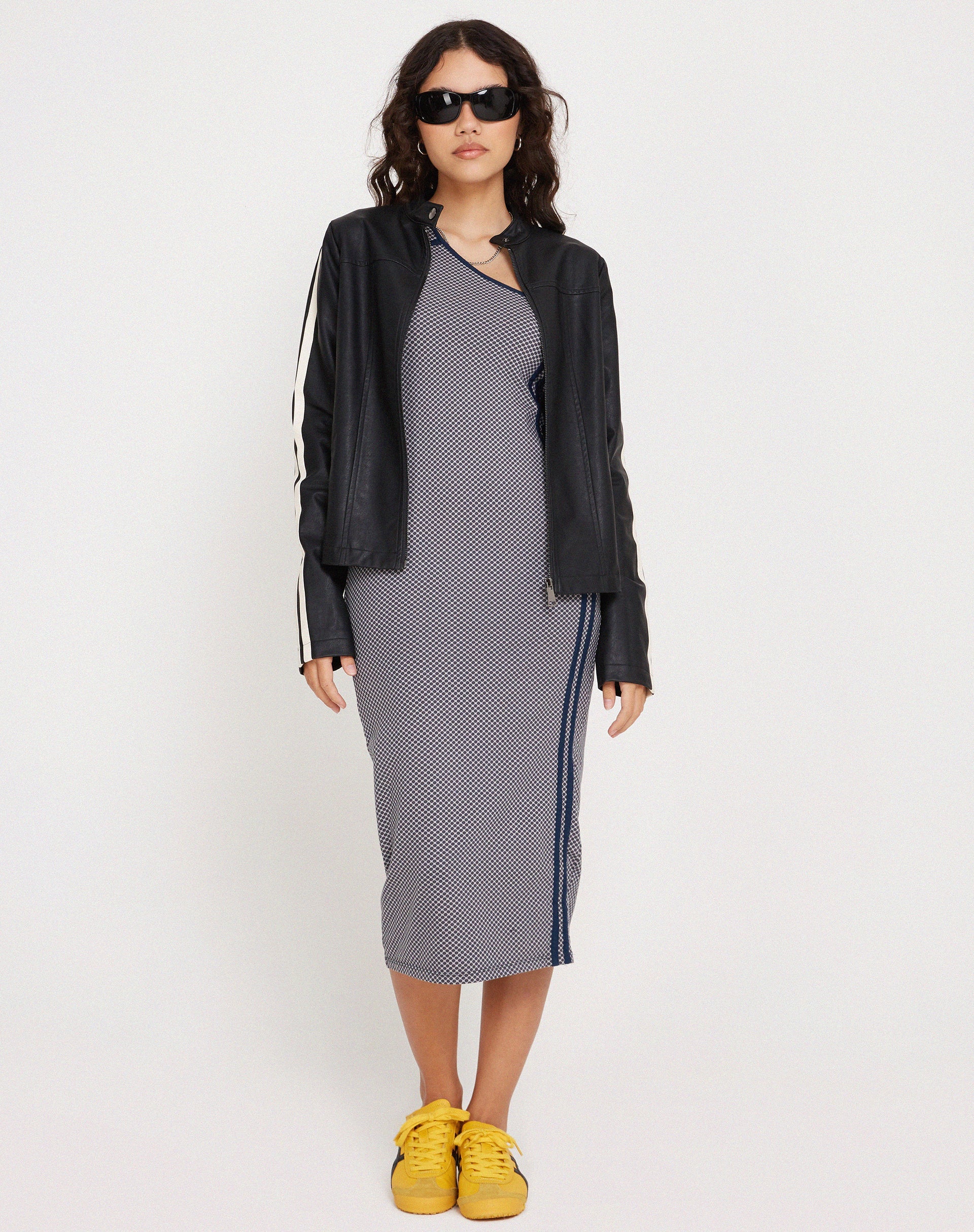 Image of Cresida One Shoulder Midikleid in Grau Navy Sportlicher Micro Spot