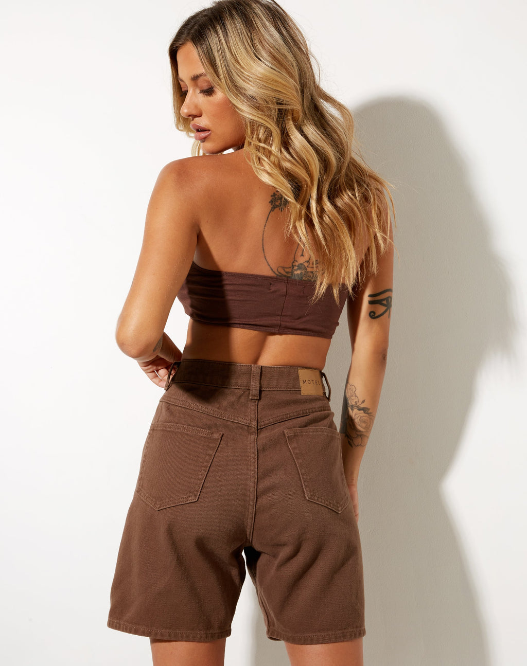 Dad Denim Shorts in sattem Braun