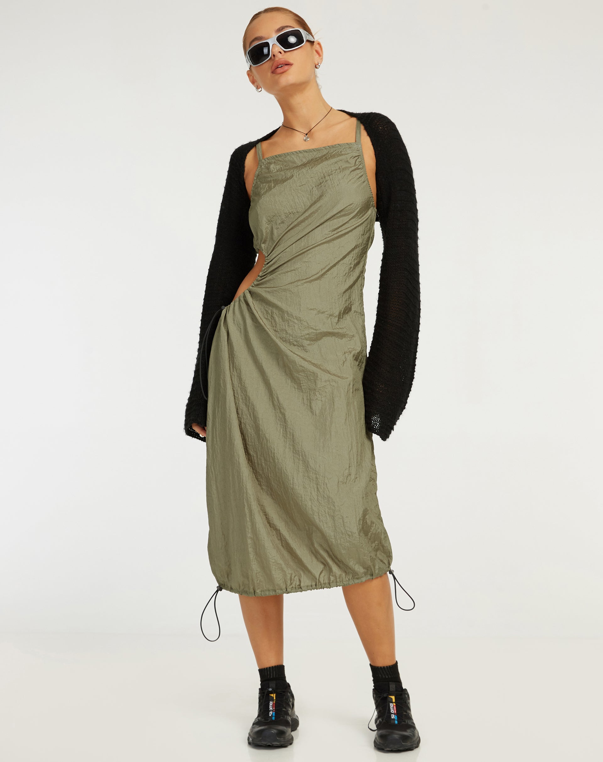 Bild von Daichi Cut Out Midikleid in Silbergrün