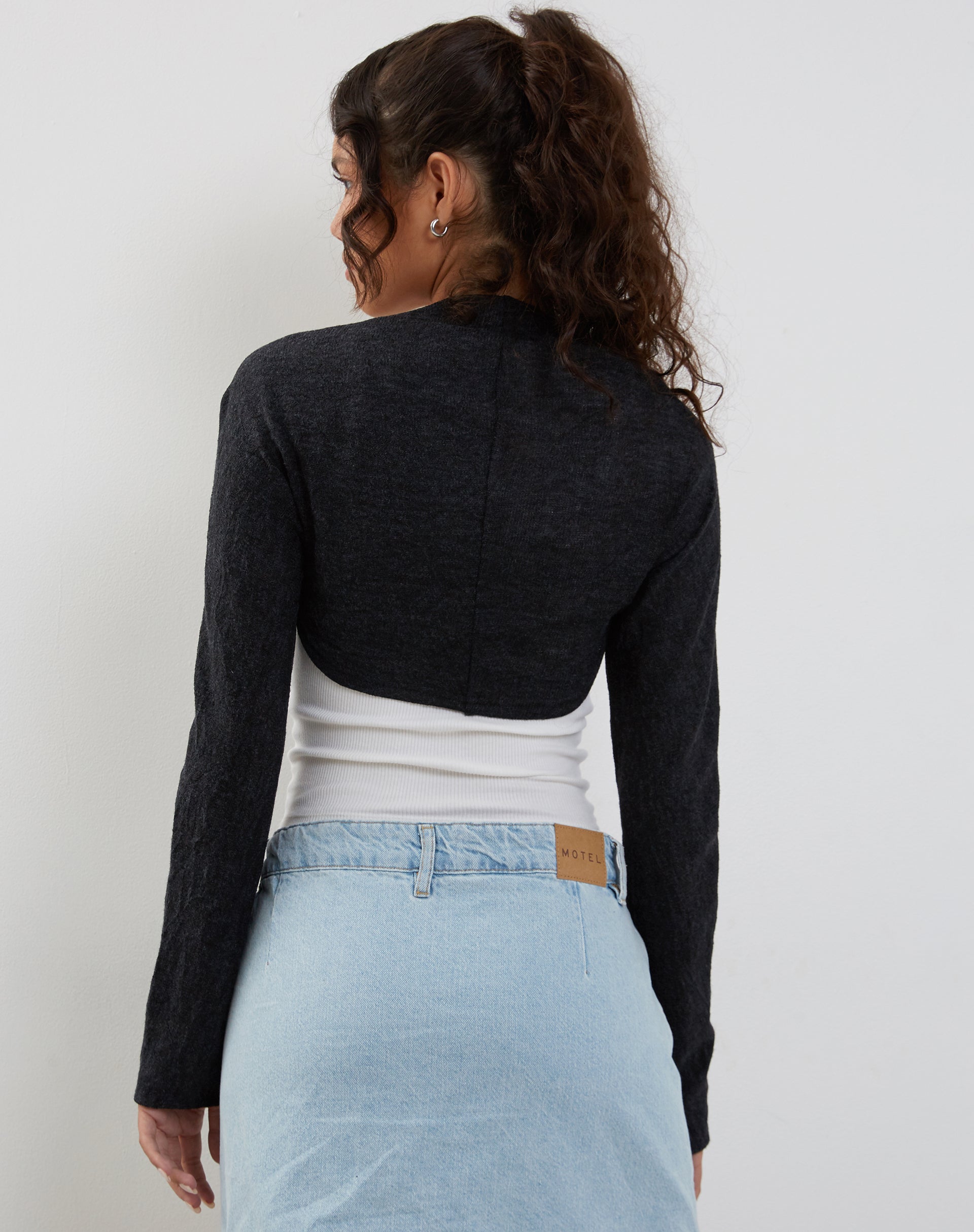 Bild von Dalika Knitted Shrug Top in Schwarz