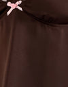 Braun mit rosa Rosette