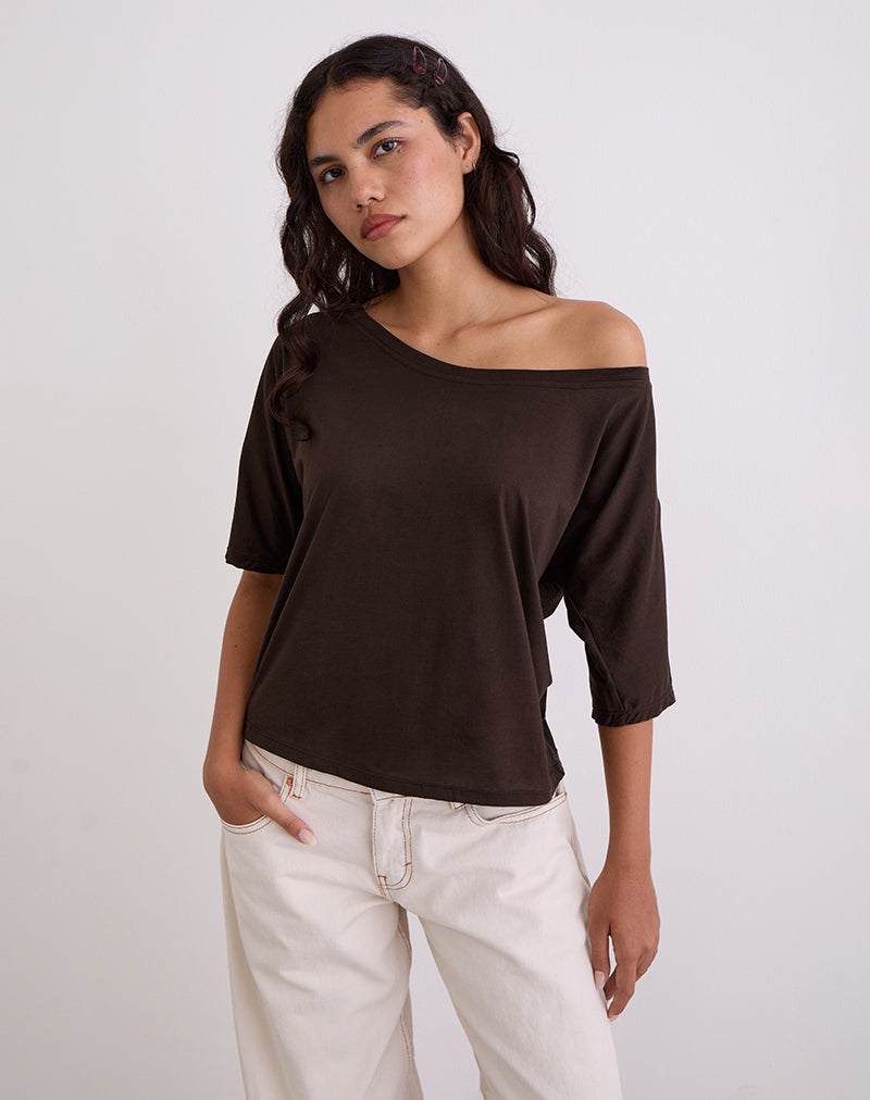 Bild von Daman Off Shoulder Basic Top in Schokoladenbraun