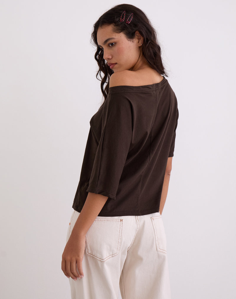 Bild von Daman Off Shoulder Basic Top in Schokoladenbraun