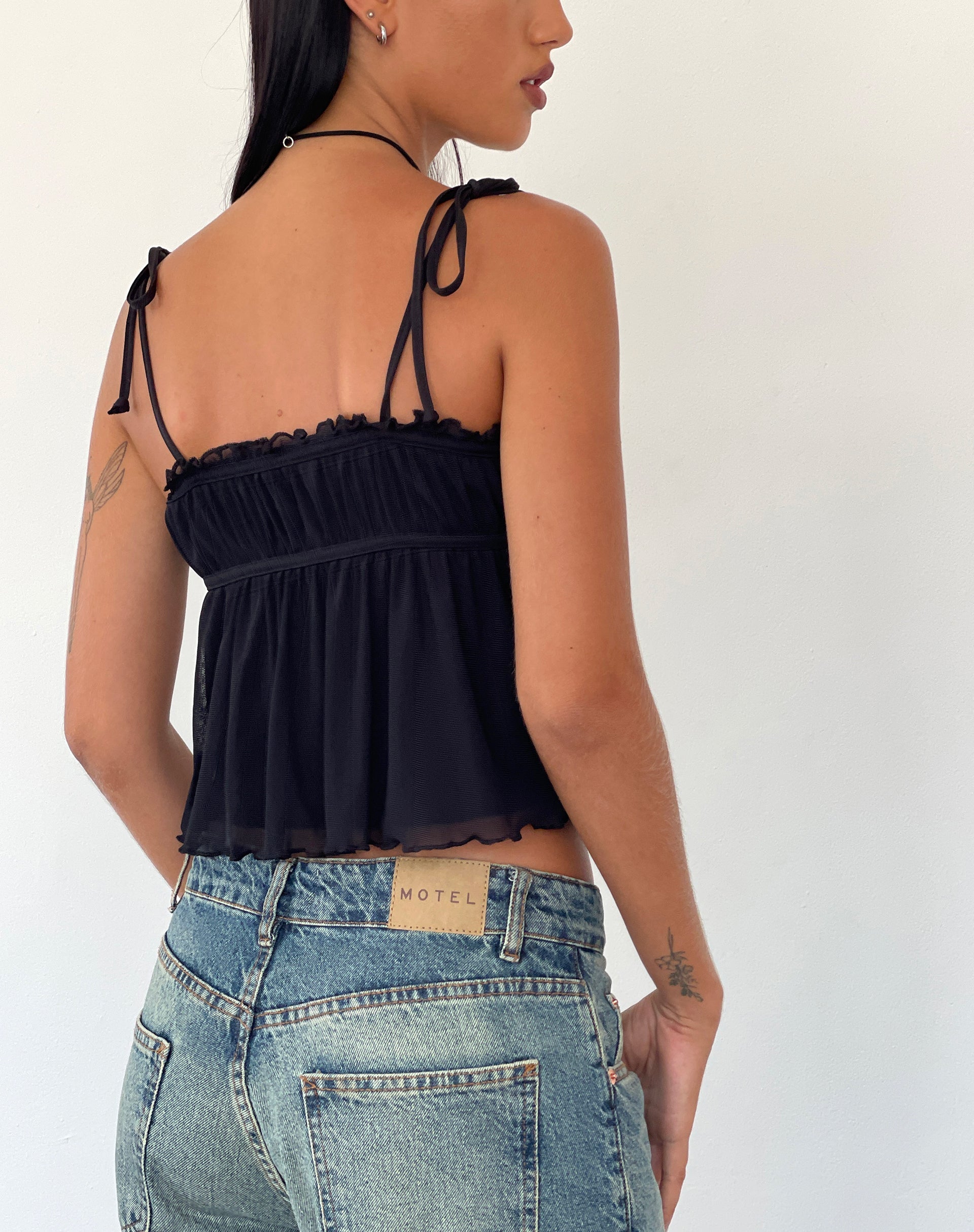 Image of Damaris Cami Top in Schwarz mit schwarzer Bindung