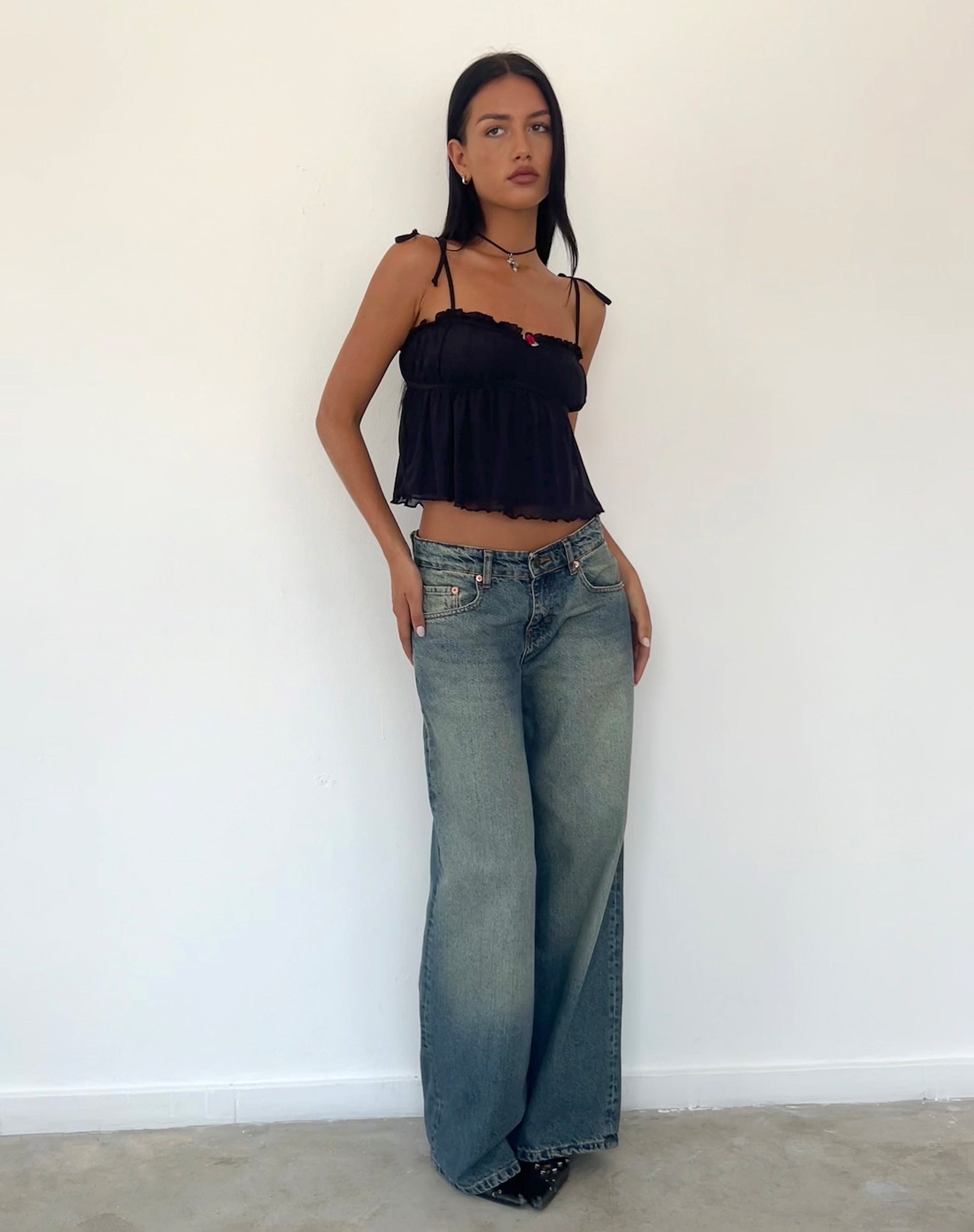 Image of Damaris Cami Top in Schwarz mit schwarzer Bindung