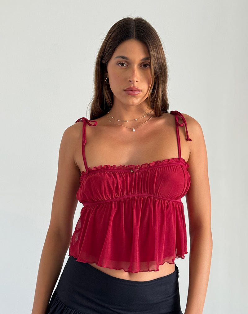 Bild von Damaris Cami Top in Kirsche Rot mit rotem Einband