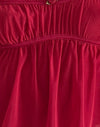 Rote Kirsche mit rotem Einband