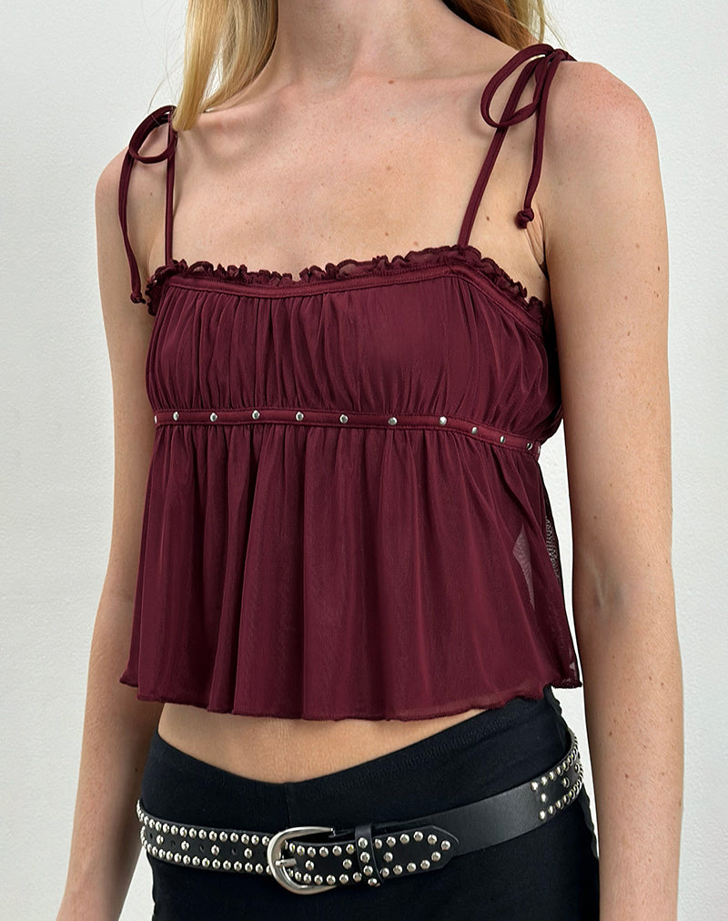 Bild von Damaris Cami Top in Wein mit Nieten