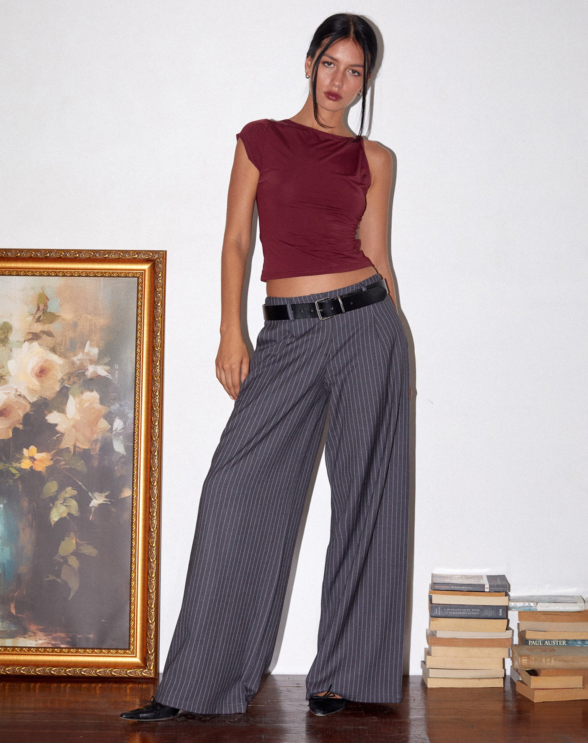 Bild von Dannas Twist Shoulder Top in Burgundy