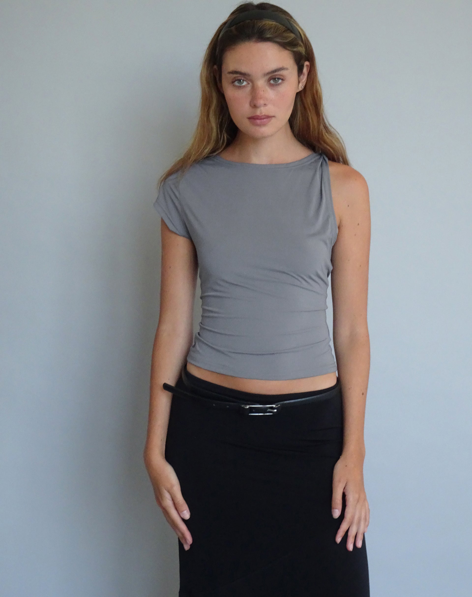 Bild von Dannas Asymmetrisches Top in Grau