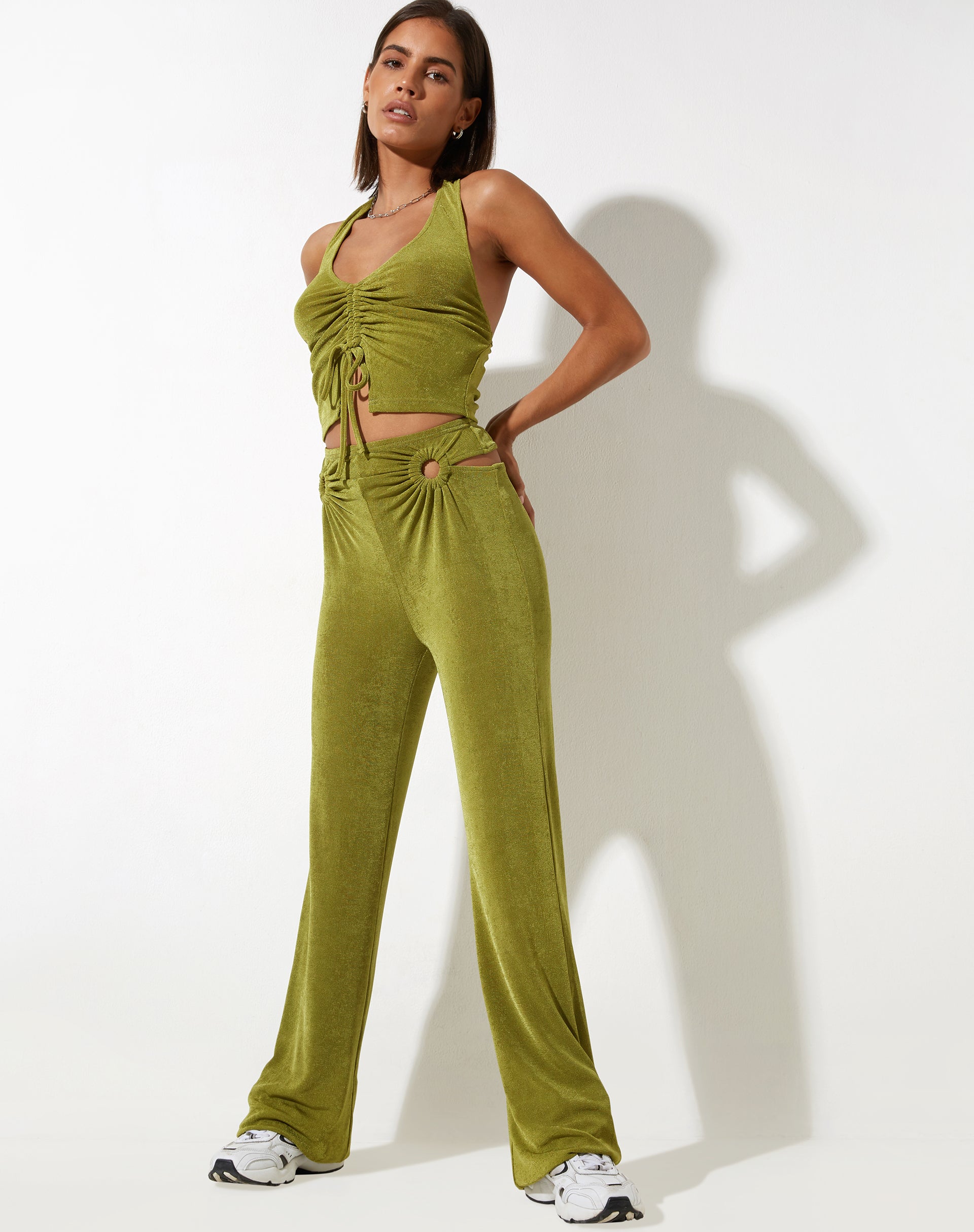 Abbildung der Sesaot Flare Trouser aus Krepp-Limette
