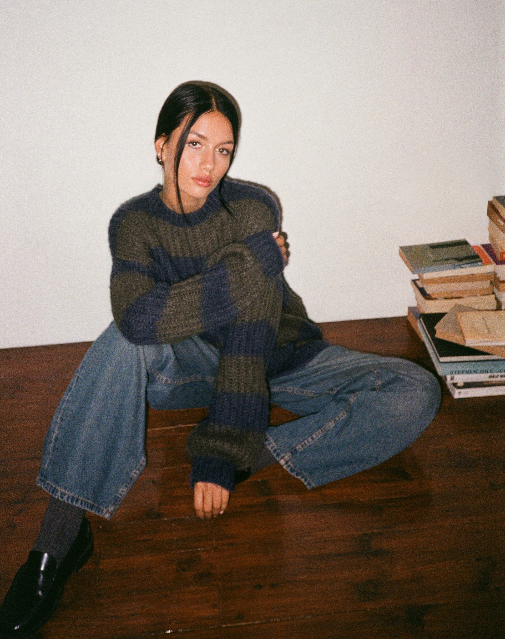 Image of Daren Gestrickter Pullover in Übergröße in Khaki und Marineblau gestreift
