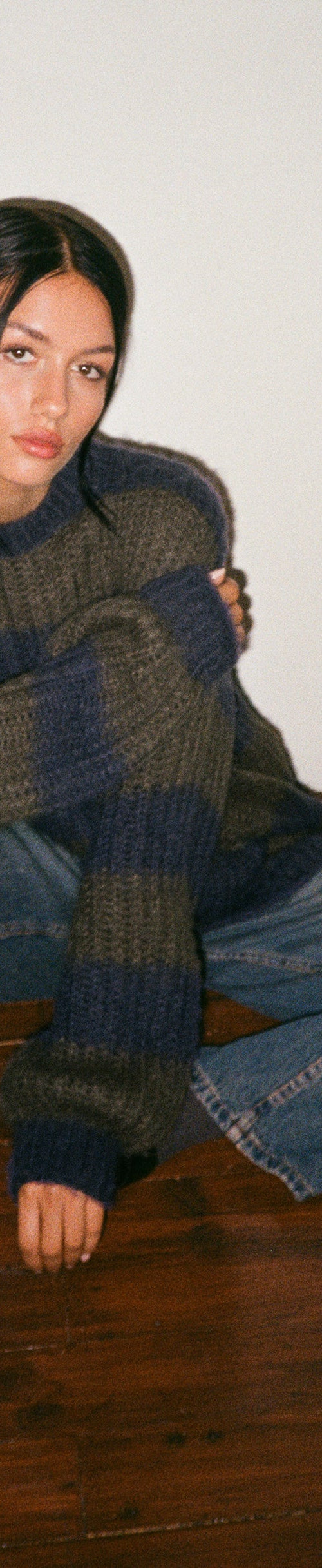Image of Daren Gestrickter Pullover in Übergröße in Khaki und Marineblau gestreift