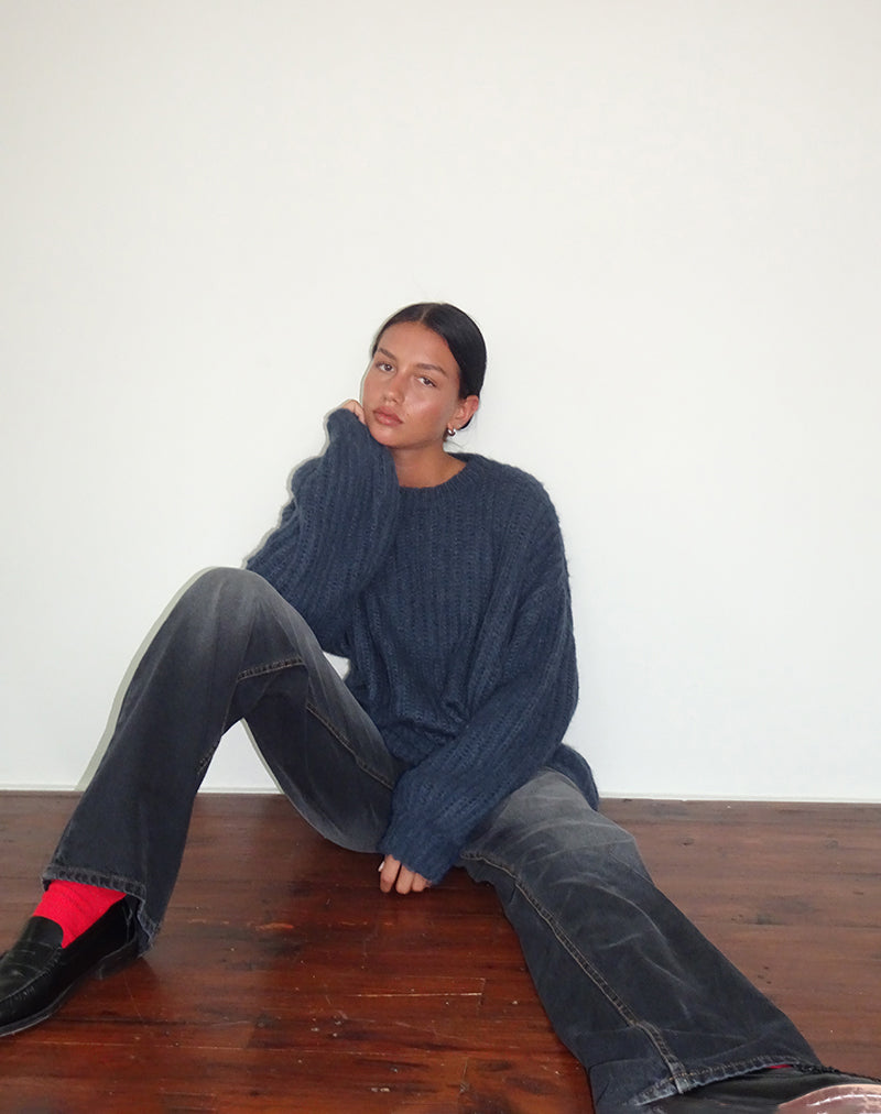 Image of Daren Übergroßer gestrickter Pullover in Navy