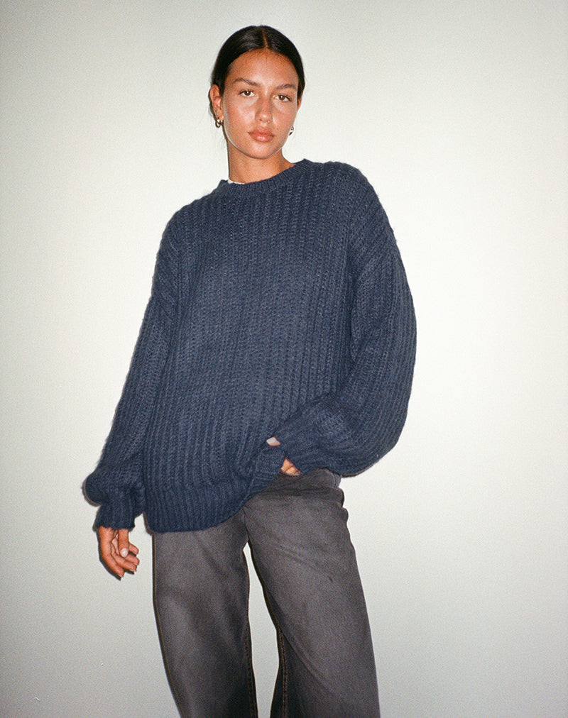 Image of Daren Übergroßer gestrickter Pullover in Navy