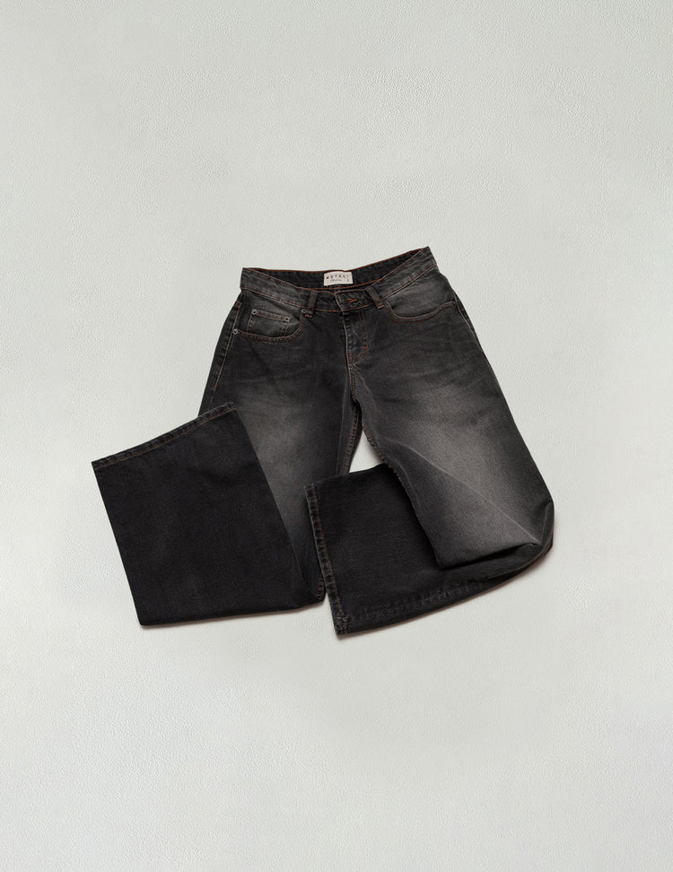 Dunkel gewaschener Denim