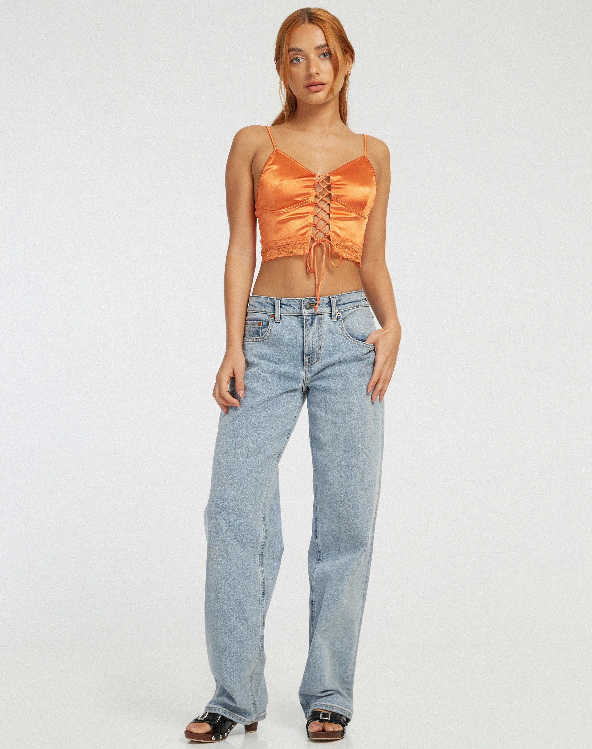 Bild von Datuk Crop Top in Satin Tangerine
