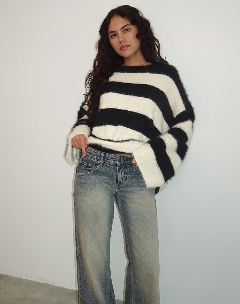 Image of Daya Flauschiger Pullover in Elfenbein und Schwarz gestreift