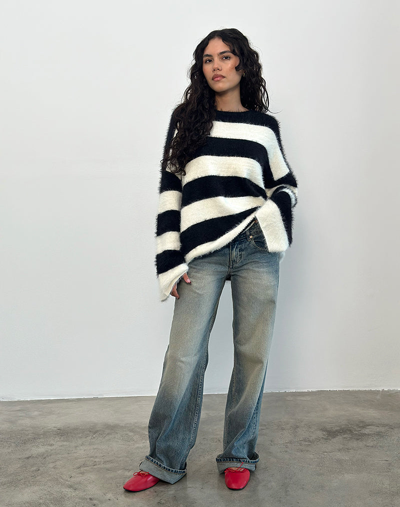 Daya Flauschiger Pullover in Elfenbein und Schwarz gestreift
